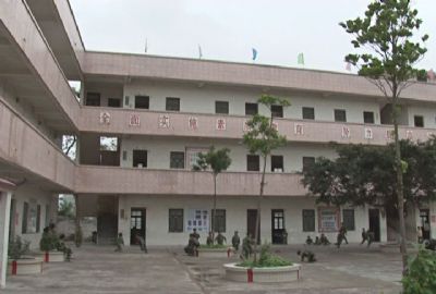 吴川市覃巴镇培才学校